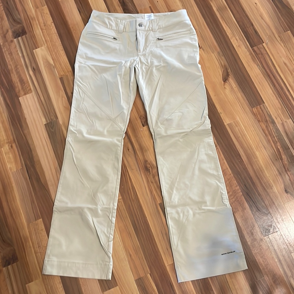 Columbia long size 10L like new hiking pants tall